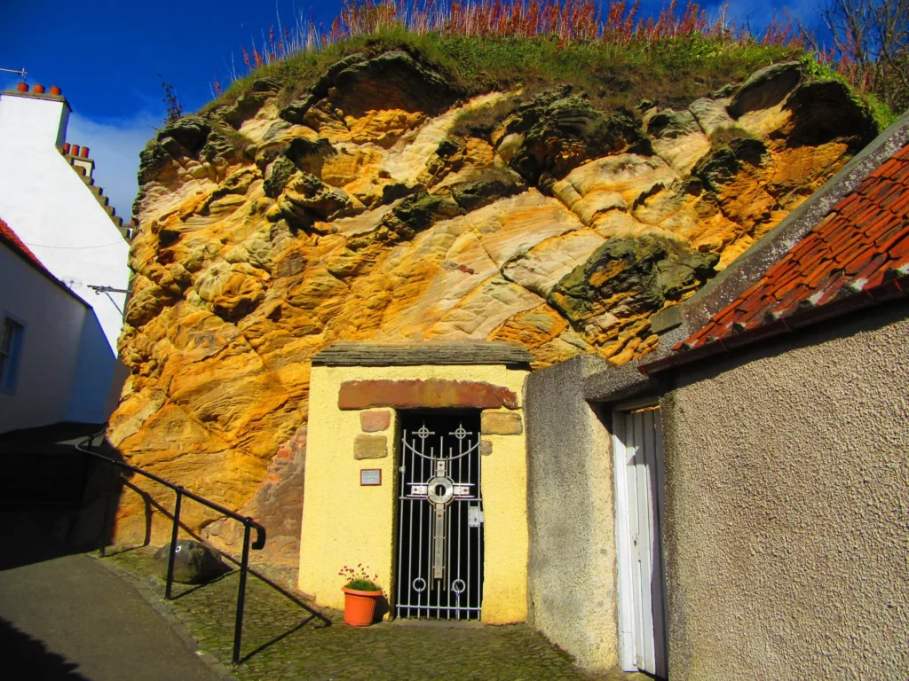 Fillan, Fillans cave, Faolan, Irish Saint, Scottish saint, wolf, ox, christian, christianity