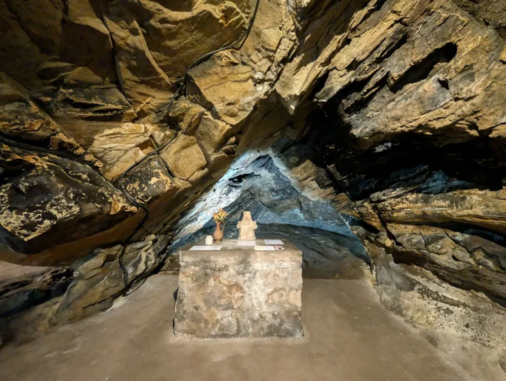 Fillan, Fillans cave, Faolan, Irish Saint, Scottish saint, wolf, ox, christian, christianity